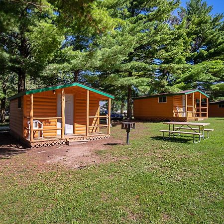 Plymouth Rock Camping Resort Basic Cabin Elkhart Lake ภายนอก รูปภาพ