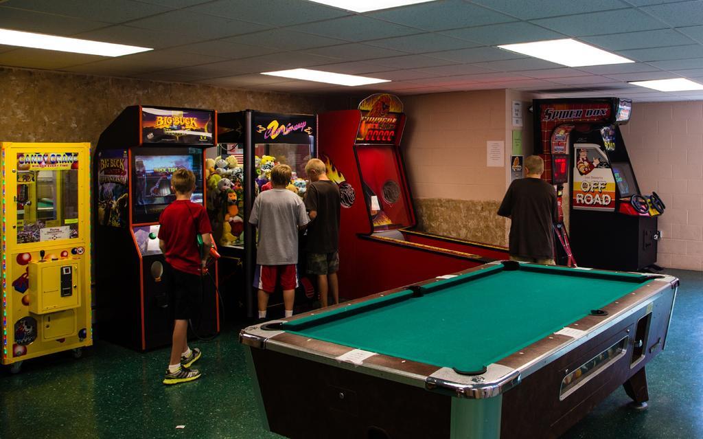 Plymouth Rock Camping Resort Basic Cabin Elkhart Lake ภายนอก รูปภาพ