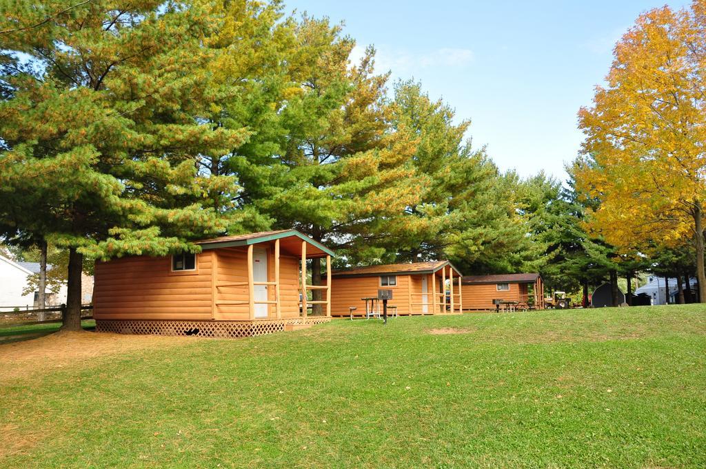 Plymouth Rock Camping Resort Basic Cabin Elkhart Lake ภายนอก รูปภาพ